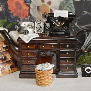 Cardew Design Vintage Crime Writer Desk Teapot & Matching Sugar Box